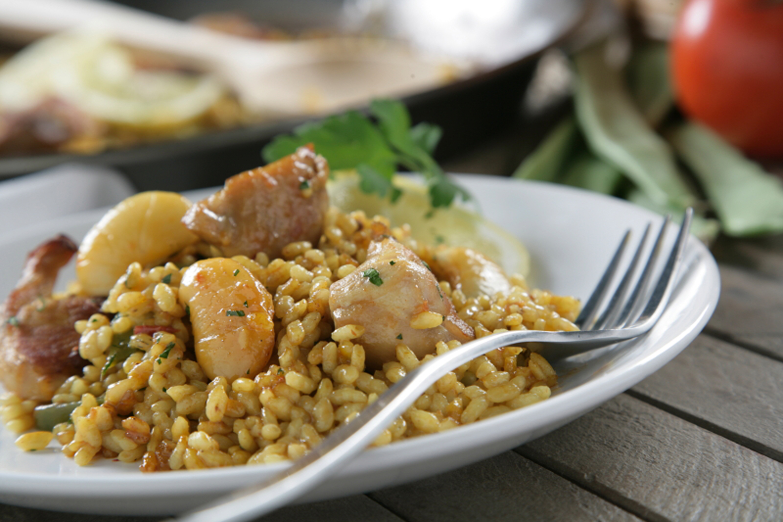 paella valenciana con arroz La Fallera