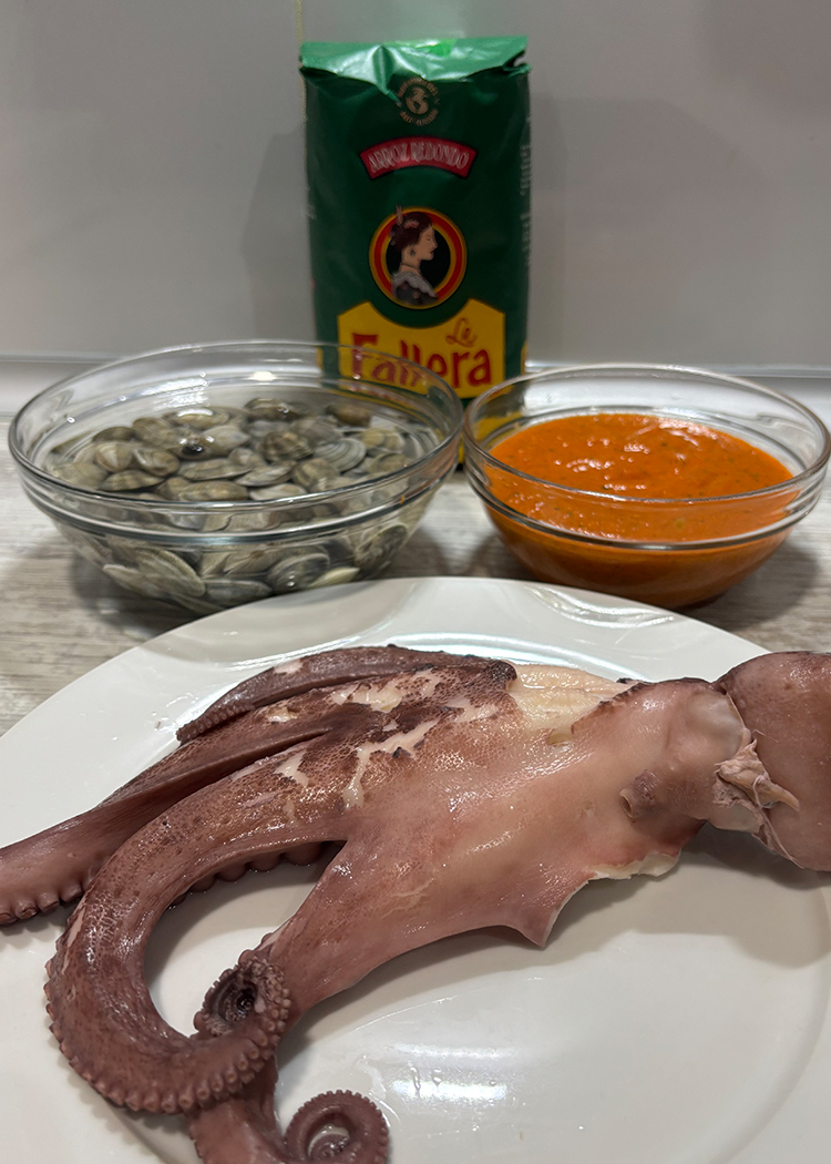 Ingredientes para arroz salmorreta