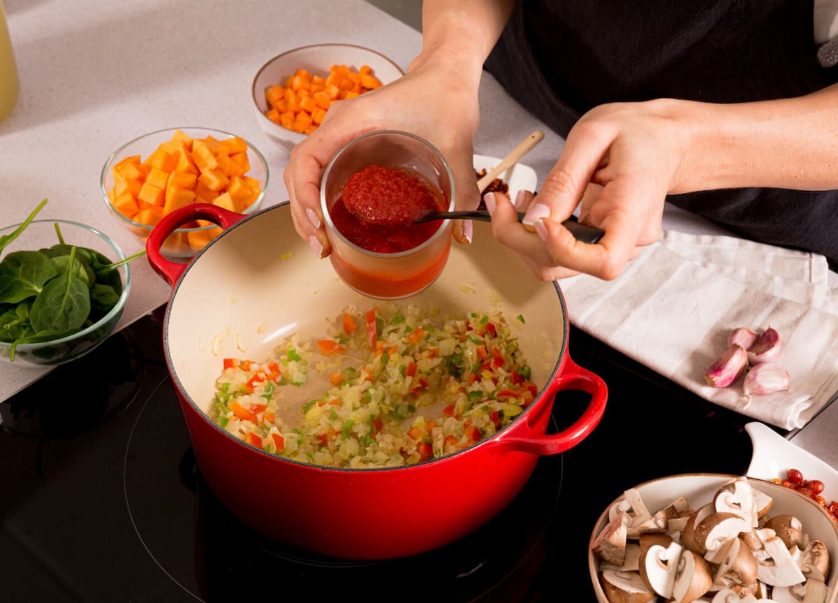 Receta arroz caldoso de verduras paso 3 comenzaremos a hacer el sofrito