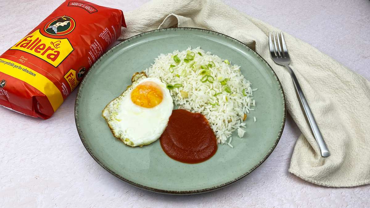 Arroz frito con huevo