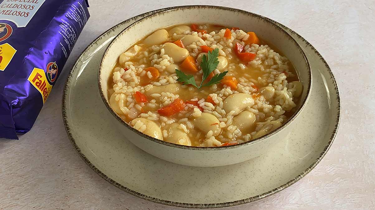 Emplatado arroz con habichuelas