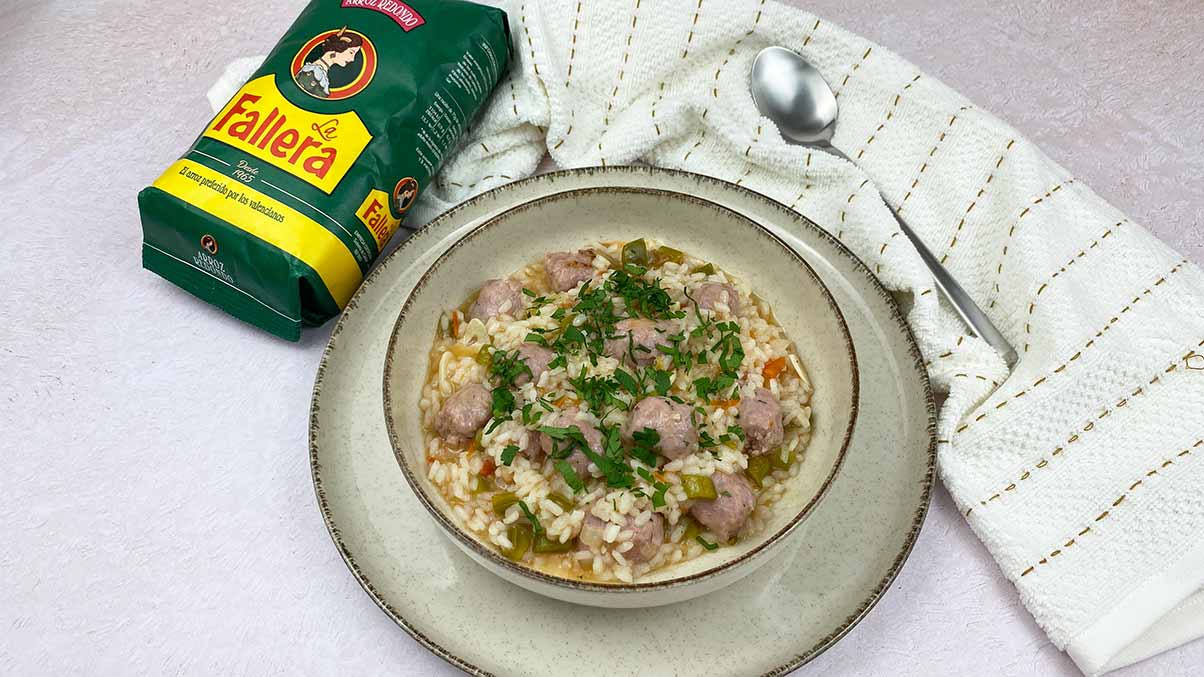 Arroz con salchichas