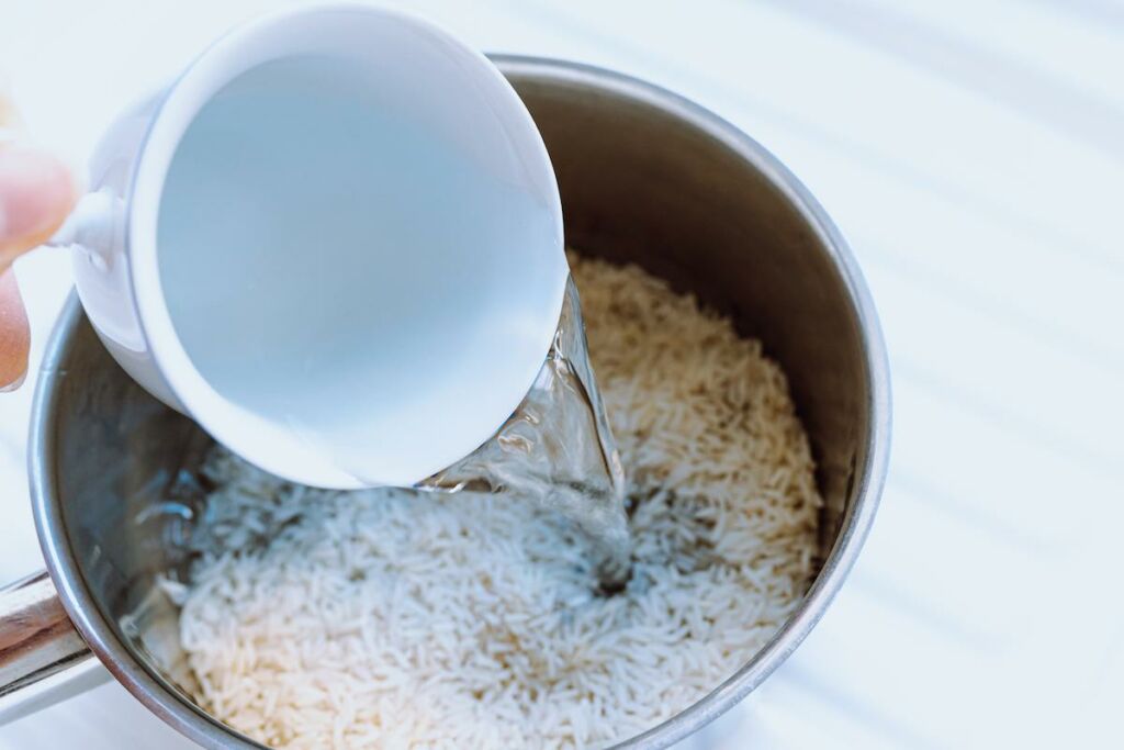 Cantidad de agua y arroz en la cocción de arroz blanco
