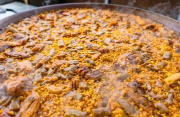 Paella de 46 cm: ¿Para cuántas personas y cómo prepararla?