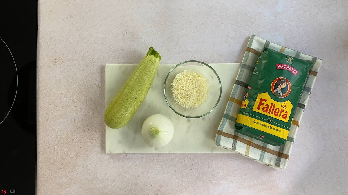 Paso a paso arroz con calabacín: ingredientes