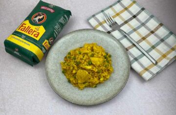 Arroz amarillo con pollo