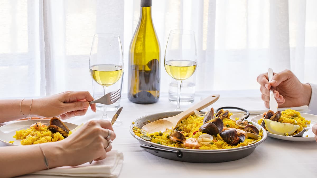 vino-blanco-paella