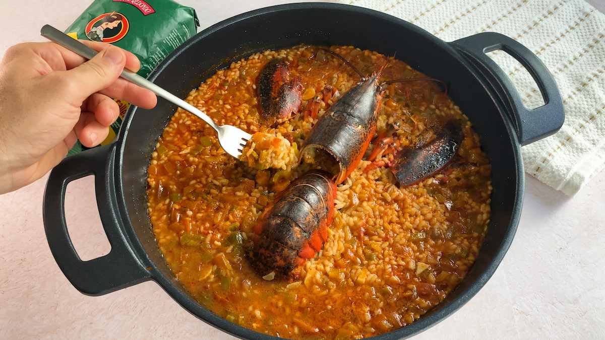 Paso a paso arroz con bogavante emplatar