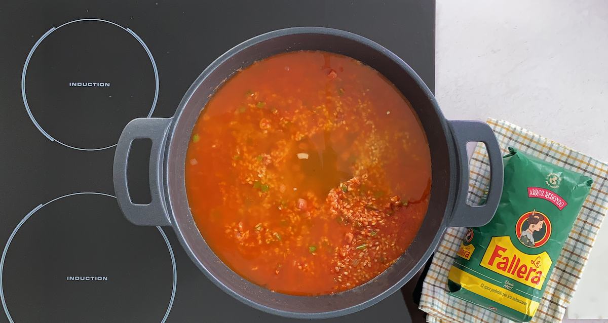 Paso a paso arroz con tomate cocinar