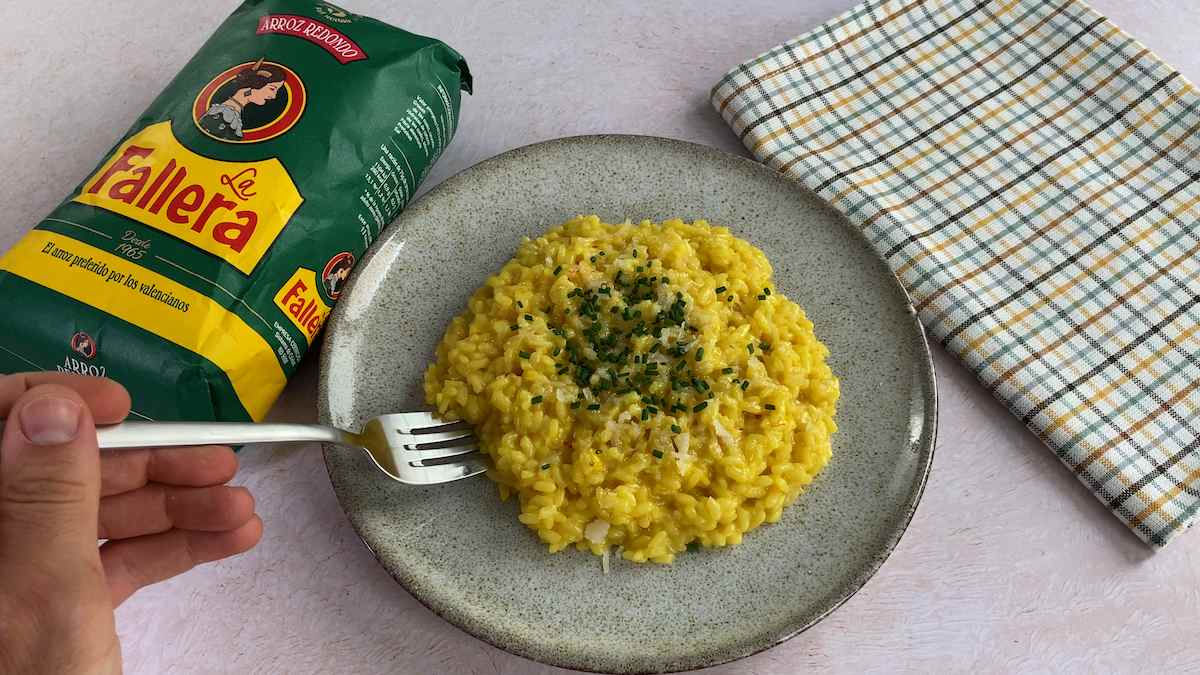 paso a paso risotto a la milanesa emplatado