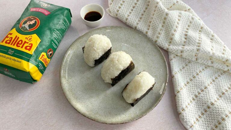 Foto de Onigiri: Deliciosos bocadillos japoneses para disfrutar