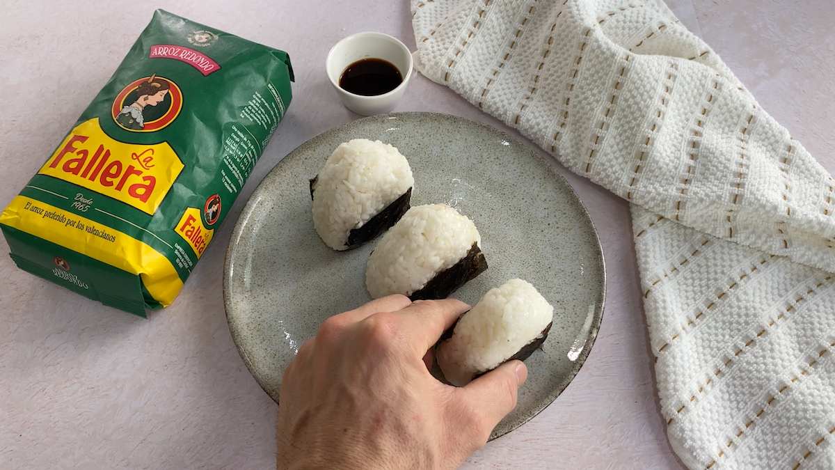 paso a paso onigiri emplatar