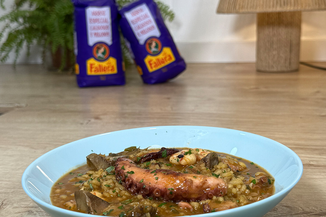 Arroz meloso con pulpo y gambones en pocos pasos
