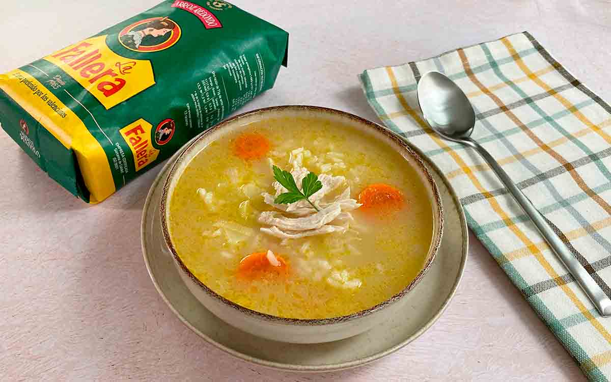 Sopa de arroz blanco
