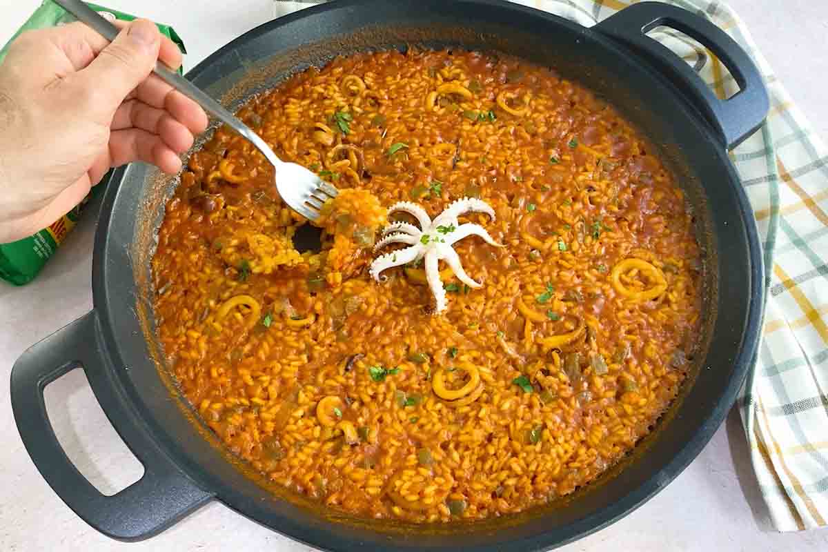 paso a paso paella con calamares disfrutar