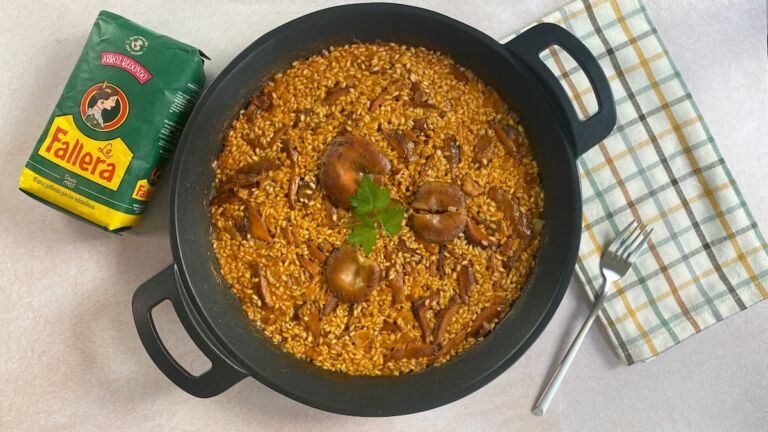 Foto de Delicioso arroz con níscalos: receta fácil y sabrosa
