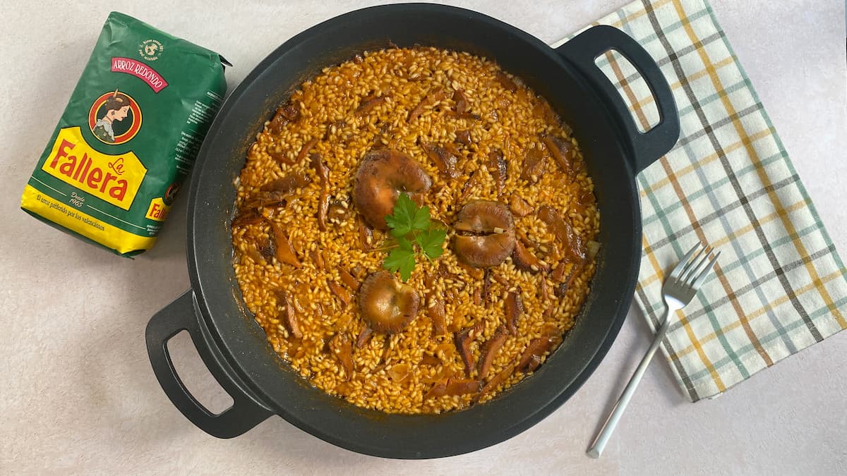 Delicioso arroz con níscalos: receta fácil y sabrosa