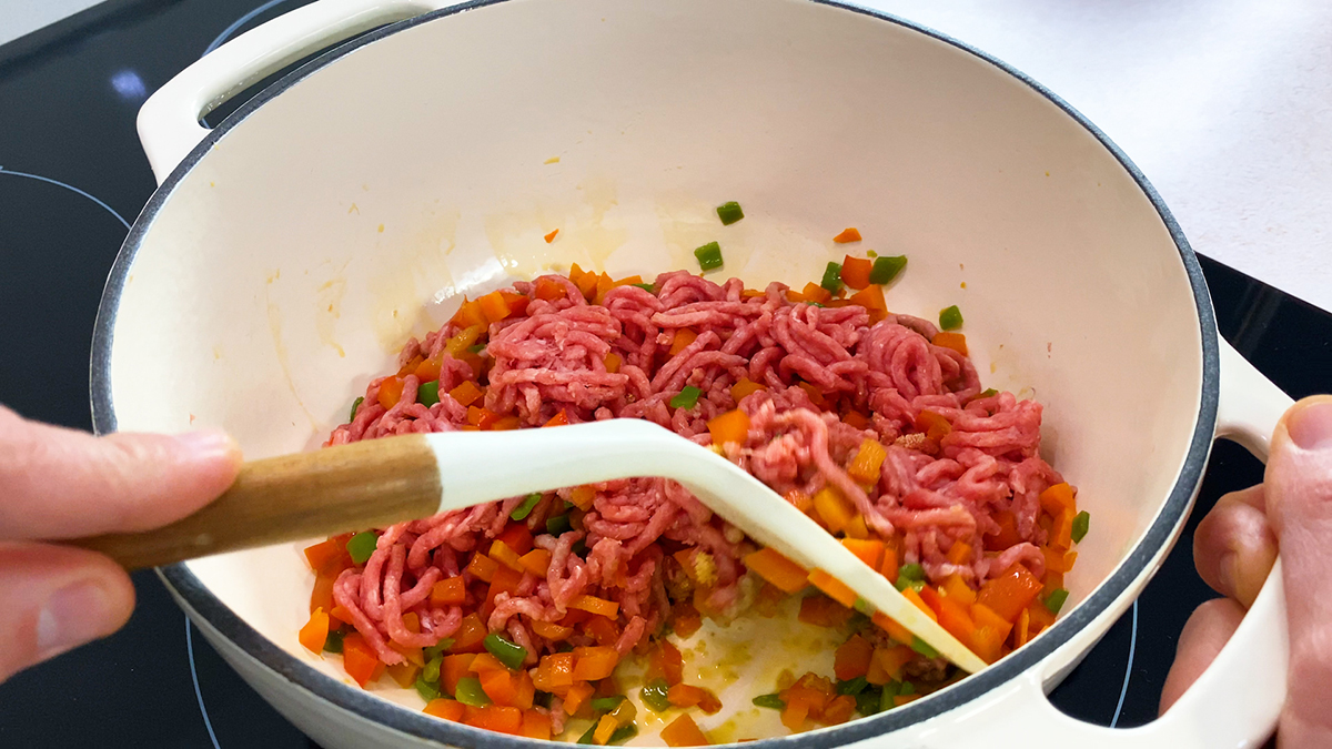 arroz con carne picada dorar