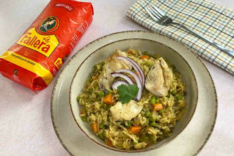 Foto de Arroz con pollo peruano