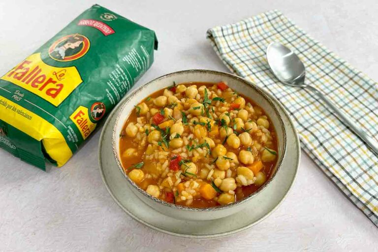 Foto de Garbanzos con arroz: receta tradicional de la abuela