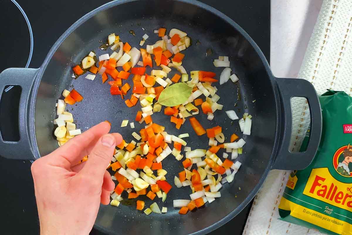 paso a paso arroz a la zamorana especias