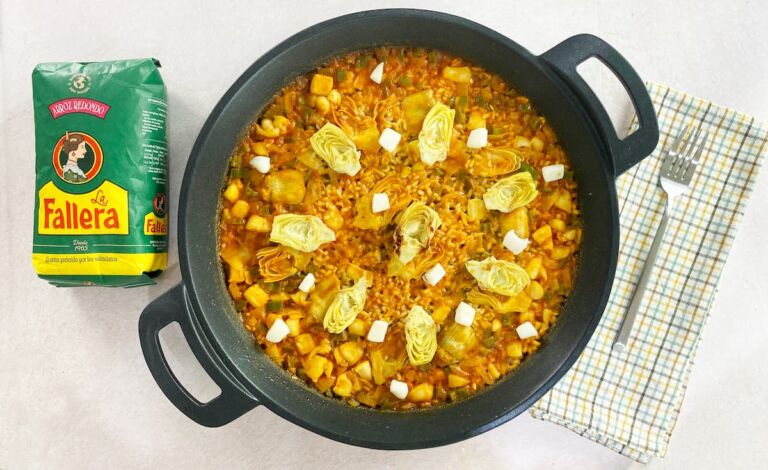 Foto de Arroz con sepia y alcachofas: receta mediterránea