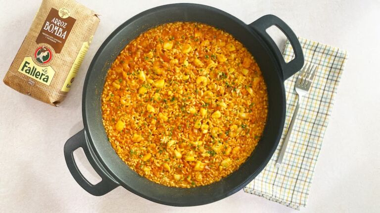 Foto de Arroz con sepia y gambas: receta mediterránea