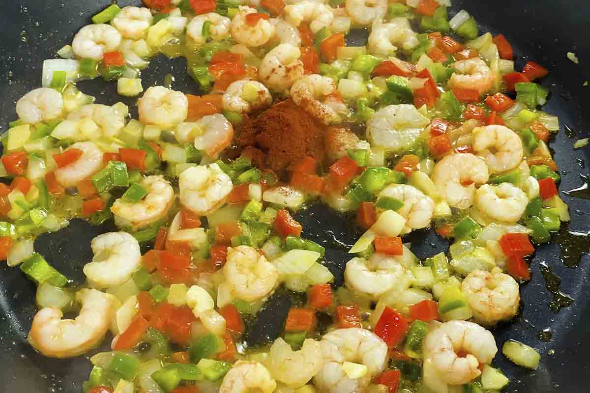 paso a paso arroz con gambas pimentón