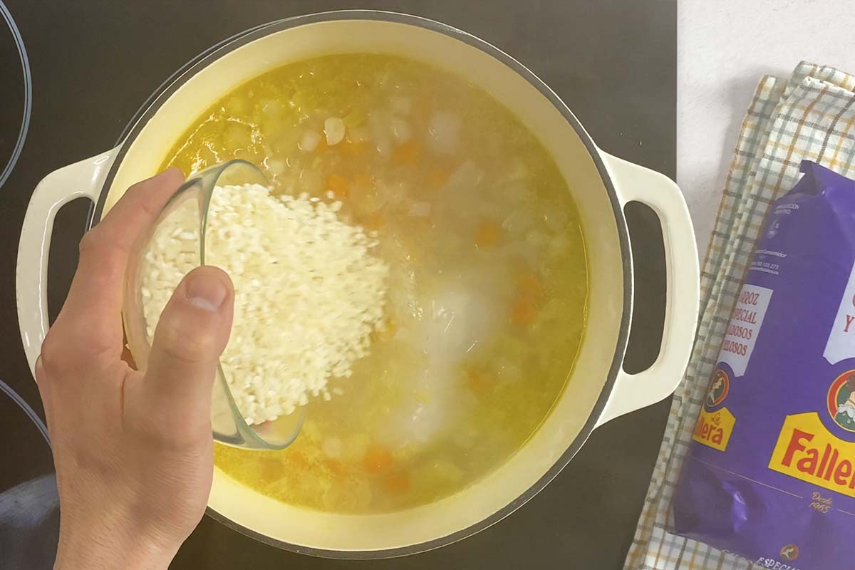 paso a paso sopa de pollo arroz ARROZ
