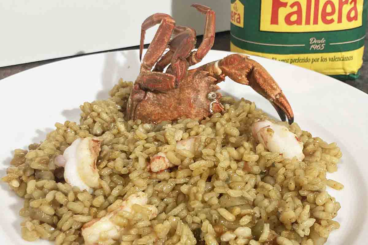 paso a paso arroz con nécoras emplatado