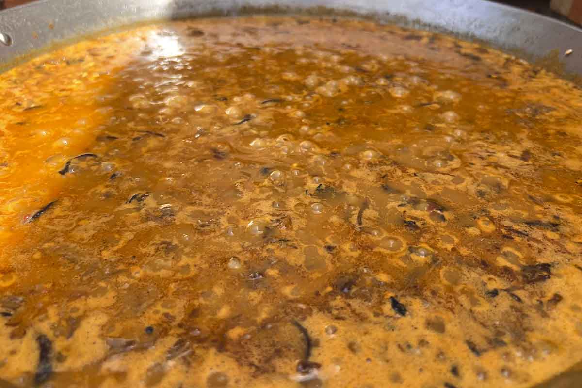 paso a paso arroz con carrilleras cerdo caldo