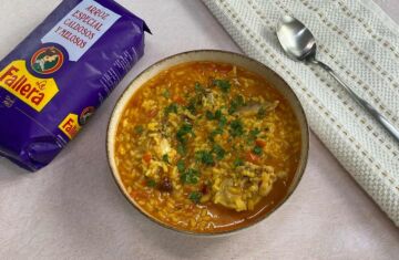 Arroz con conejo caldoso