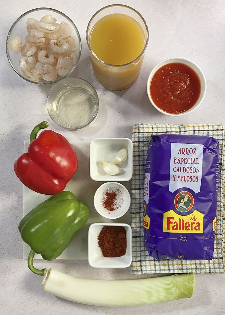 Ingredientes de arroz caldoso con gambas