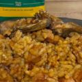 Presentación de arroz con carne de cerdo