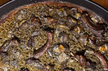 Portada de paella de costillas y alcachofas