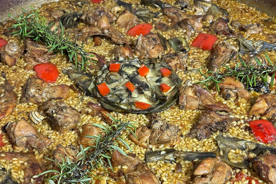 Paella de conejo: receta tradicional y fácil de preparar