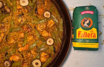 paella de pollo y verduras