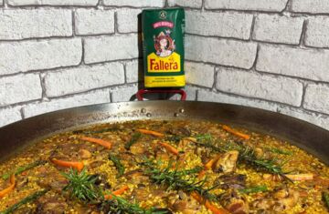 Arroz con conejo y verduras