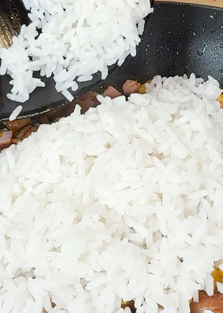 Añadir arroz a Arroz chino venezolano
