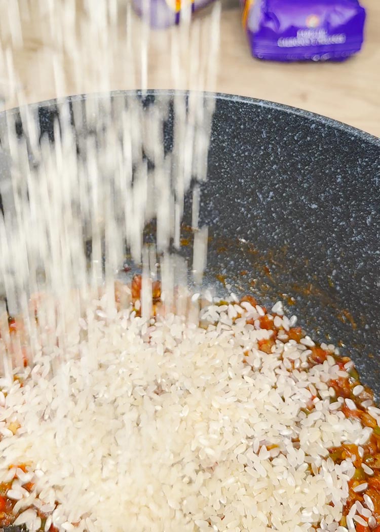 Añadir arroz a Arroz con mejillones