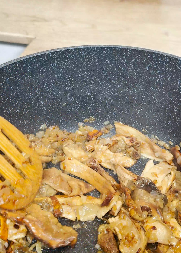 Añadir setas a Risotto de boletus
