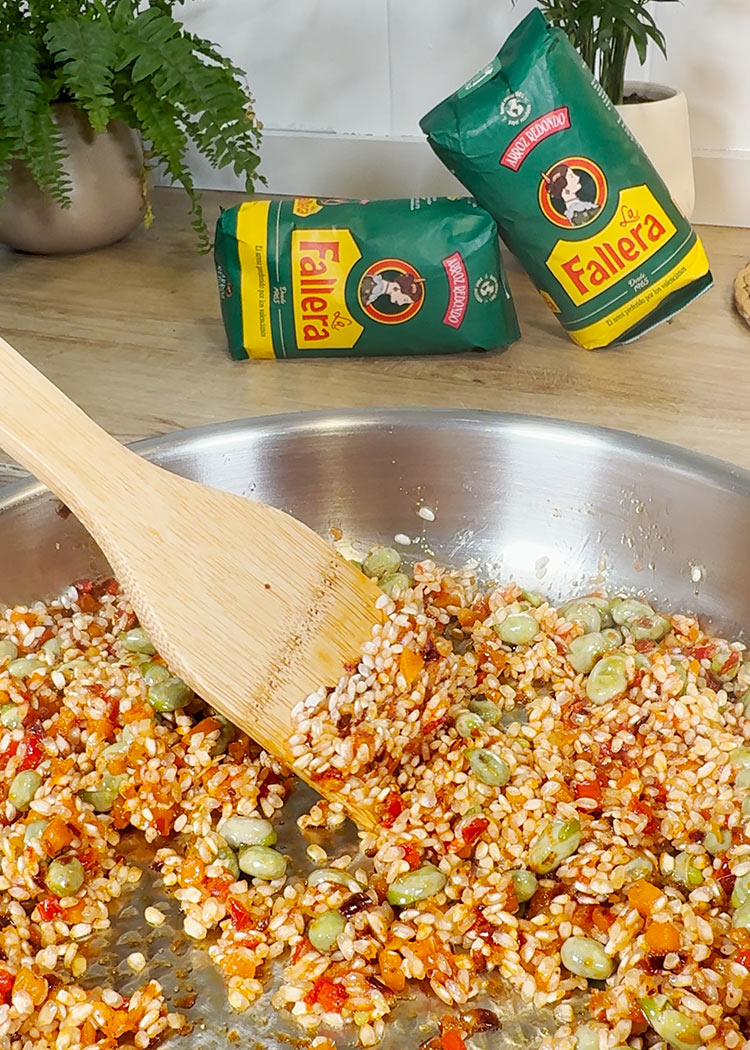 Nacarar arroz en arroz con habas