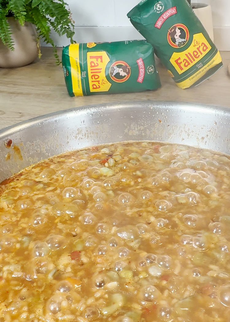 Cocinar arroz con habas