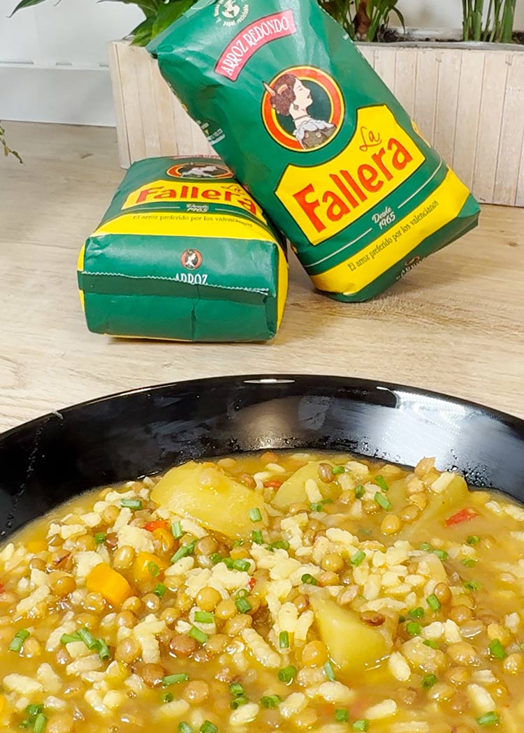 Presentación de Lentejas con verduras y arroz