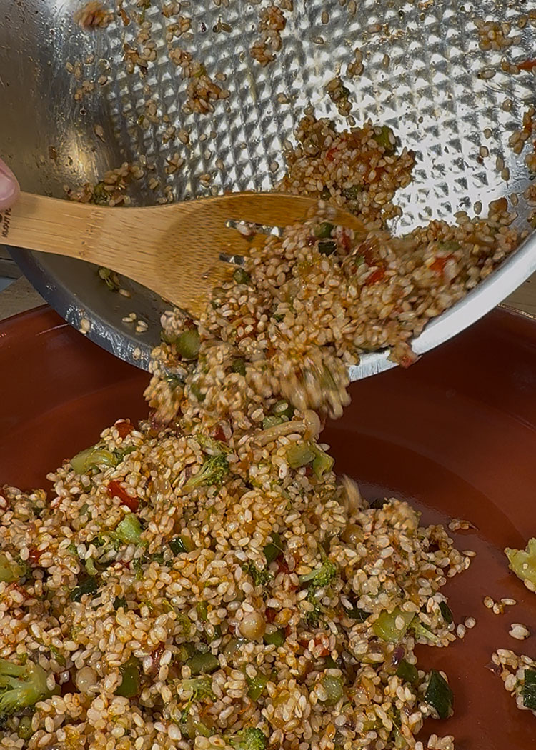 Horneado de arroz al horno con verduras