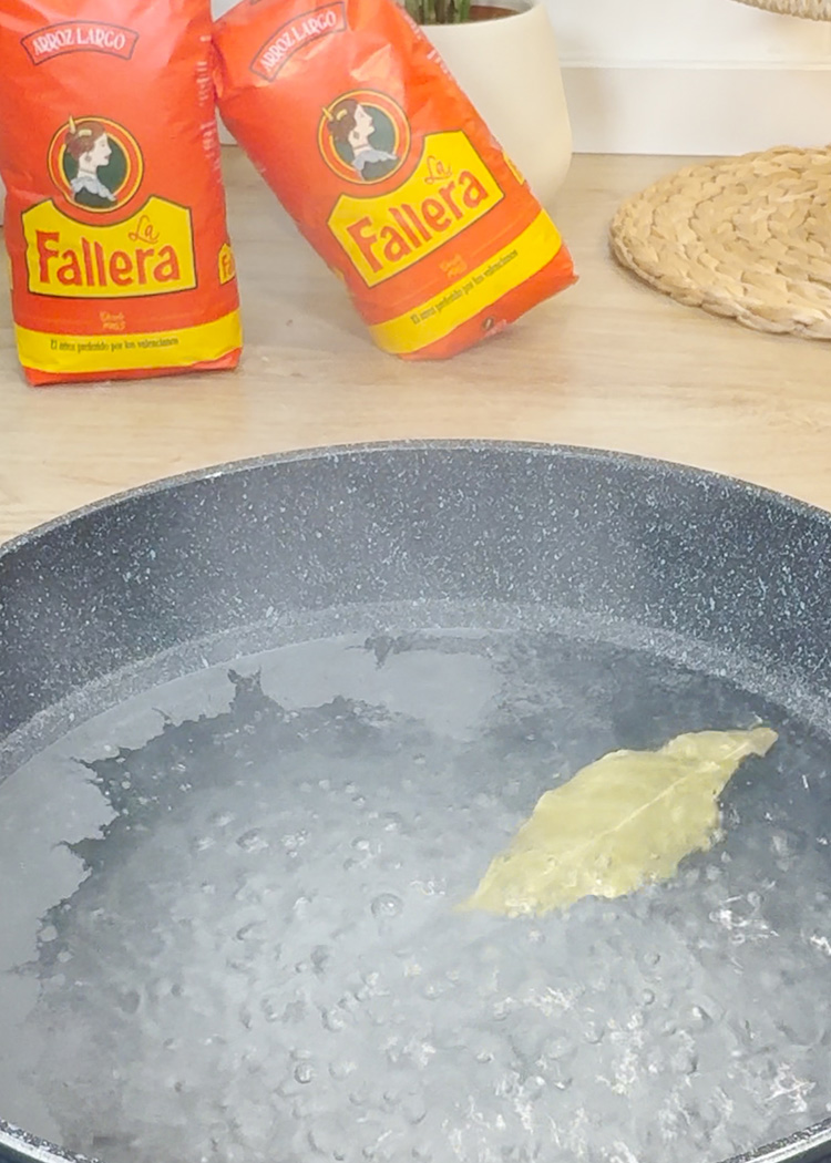 Cocer arroz para Arroz con aceitunas