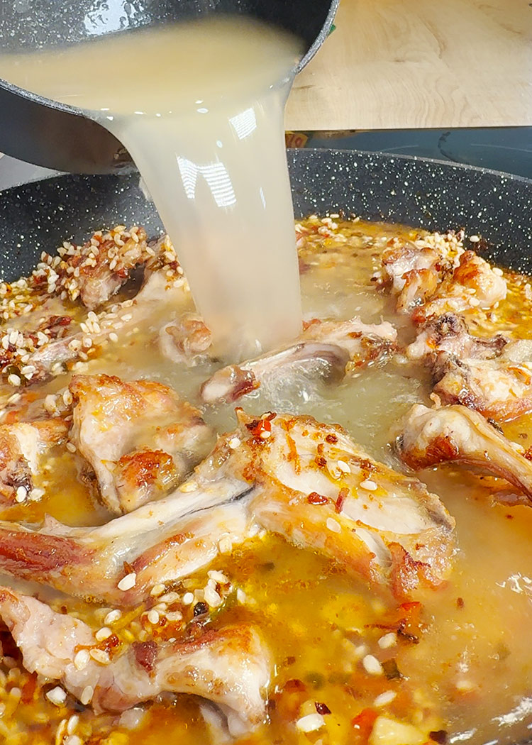 caldo para arroz con conejo