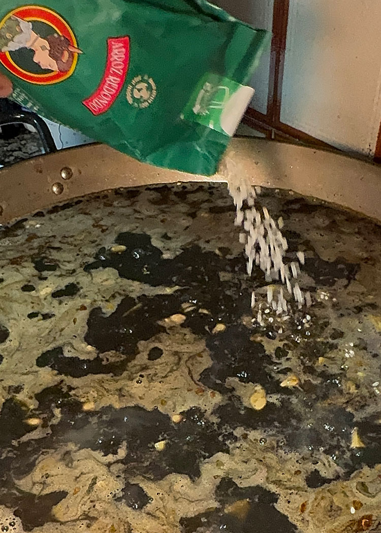 añadir arroz para arroz negro