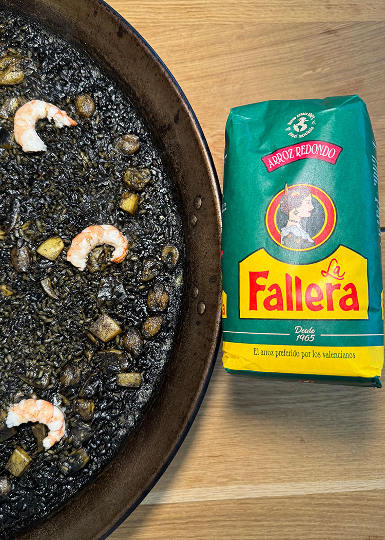 reposar para arroz negro