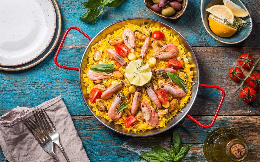 Truco para que el arroz de la paella quede suelto